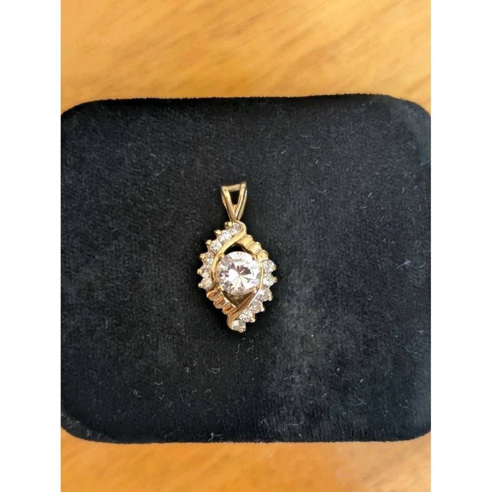 Vintage LIND 14kge Gold Plated JC Cubic Zirconia Halo Pendant